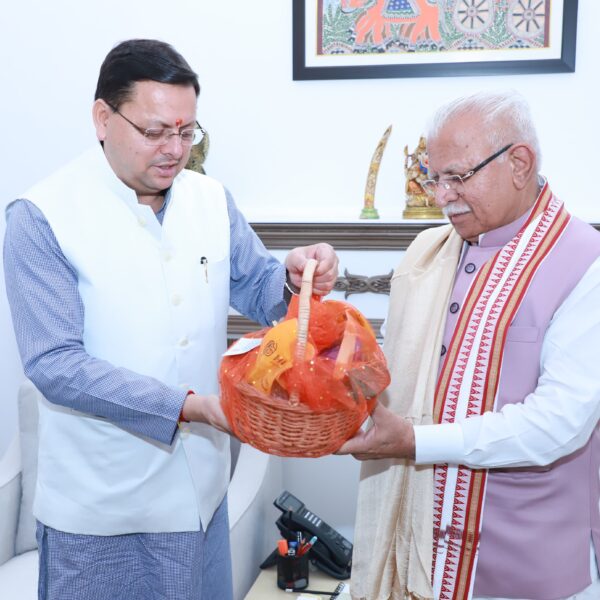 मुख्यमंत्री ने केन्द्रीय मंत्री से आरआरटीएस (रीजनल रैपिड ट्रांजिट सिस्टम) को मोदीपुरम मेरठ मार्ग से आगे हरिद्वार तक विस्तारित करने हेतु अनुरोध किया      