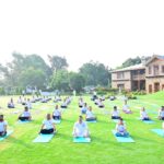 मुख्यमंत्री धामी के साथ इस अवसर पर मुख्यमंत्री कार्यालय के अधिकारियों और कर्मचारियों ने भी योग किया   