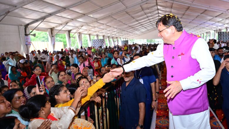 मुख्यमंत्री ने कहा कि जनता का प्रेम ही है जो उन्हें प्रत्येक दिन प्रदेश के विकास और समाज की प्रगति हेतु समर्पित भाव से कार्य करने की ऊर्जा प्रदान करता है।      