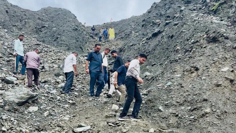 वर्षाकाल पूरे 3 महीनें तक रास्ता दुरस्ती हेतु डीएम ने 24×7 तैनात करवायी मैनपावर मशीनरी,