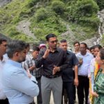 जिलाधिकारी  सविन बंसल  जिले के दुर्गम क्षेत्र चकराता  के निरीक्षण पर      
