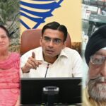 बुजुर्गों को पोते-पोतियों से भी दूर करने वाले बेटे की नाफरमानी पर डीएम कोर्ट ने सख्त फैसला सुनाते हुए सम्पत्ति फिर से माता-पिता को सौंप दी