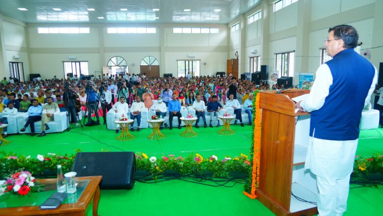 प्रदेश में सख्त धर्मांतरण विरोधी और दंगारोधी कानूनों को लागू किया गया है। 