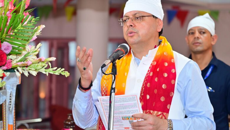 मुख्यमंत्री ने कहा कि विद्यालयों में छात्र-छात्राओं को श्रीमद्भागवत गीता के बारे में भी बताया जाएगा।      
