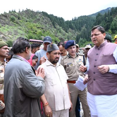मुख्यमंत्री ने कहा कि सरकार तेजी से क्षेत्र में बिजली, पानी, संचार के साथ सड़क कनेक्टिविटी बहाल करने का प्रयास कर रही है। साथ ही प्रभावितों के पुनर्वास के भी प्रयास शुरु किए जा रहे हैं। 