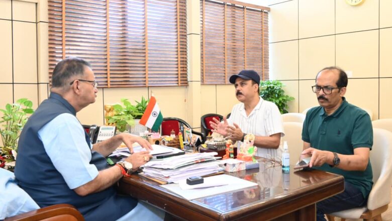 बरसात में क्षतिग्रस्त पुलों और सड़कों की बहाली पर प्रदेश सरकार गंभीर, मंत्री गणेश जोशी ने अधिकारियों को सख्त निर्देश देते हुए समीक्षा की