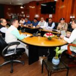 मुख्यमंत्री ने स्पष्ट निर्देश दिए कि राज्य में कानून-व्यवस्था से खिलवाड़ करने वालों के विरुद्ध सख्त कार्रवाई की जाए   
