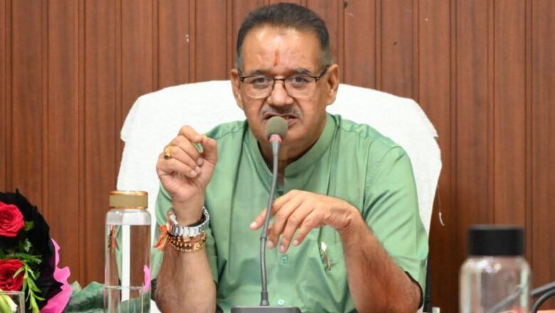 ग्रामीण उद्यम वेग वृद्धि परियोजना के अंतर्गत 13 जनपदों की 300 महिलाओं को जोड़ा गया रेशम उत्पादन से : गणेश जोशी   