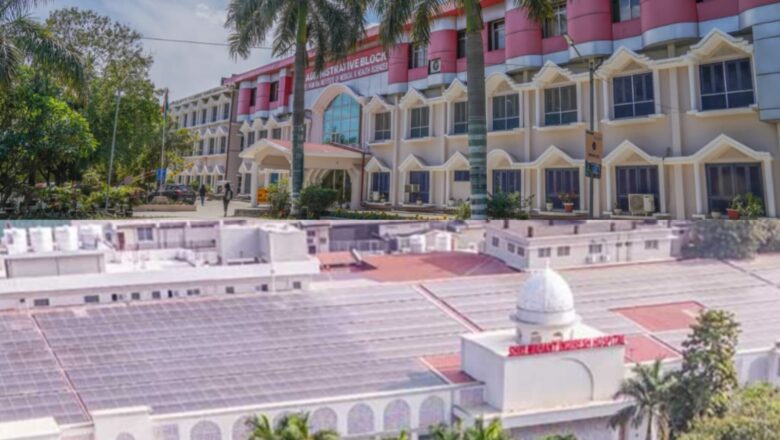 श्री महंत इन्दिरेश अस्पताल: स्वास्थ्य, शिक्षा और सेवा का अद्वितीय मेल