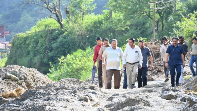 जोशी के दौरे से बढ़ा प्रशासनिक तेज, राहत को मिली दिशा”