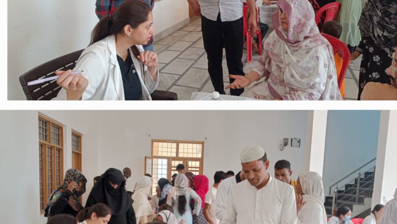 स्वस्थ तन में ही स्वस्थ मन और उज्ज्वल भविष्य बसता है”: इन्दिरेश अस्पताल के निःशुल्क स्वास्थ्य शिविर में ग्रामीणों ने उठाया लाभ