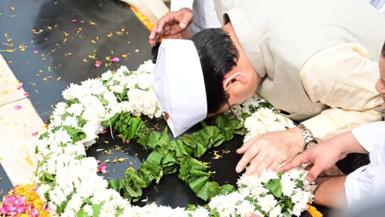 मुख्यमंत्री धामी ने शहीद स्थल रामपुर तिराहा, मुजफ्फरनगर (उ.प्र.) में उत्तराखण्ड राज्य आंदोलनकारी शहीदों की पुण्य स्मृति में आयोजित कार्यक्रम में प्रतिभाग कर शहीद स्मारक पर पुष्पांजलि अर्पित कर शहीदों को श्रद्धांजलि दी