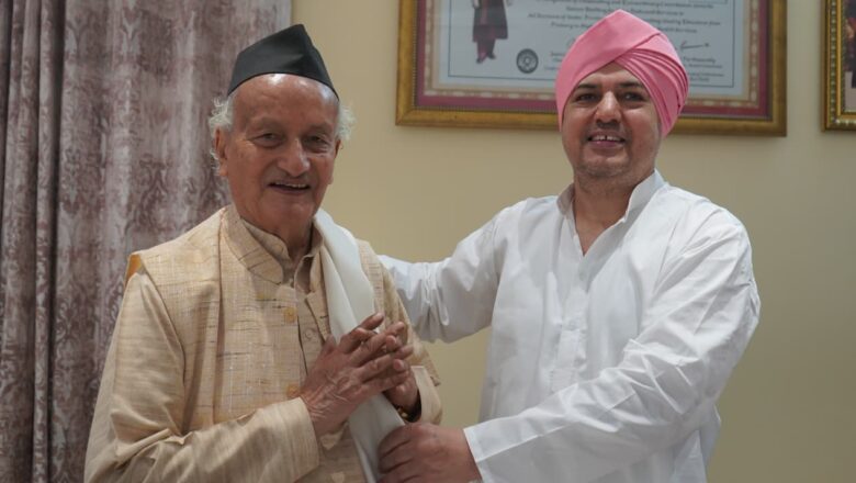 पूर्व मुख्यमंत्री उत्तराखण्ड एवम् महाराष्ट्र के पूर्व गर्वनर भगत सिंहकोश्यारी की श्रीमहंत देवेन्द्र दास जी महाराज से हुई समसामयिक विषयों पर विस्तारपूर्वक चर्चा