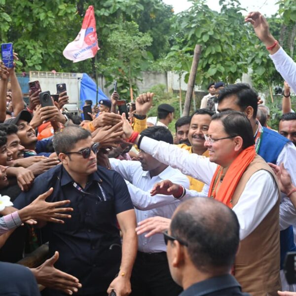 मुख्यमंत्री धामी के उद्बोधन के दौरान सभास्थल “मोदी-धामी-नीतीश सरकार ज़िंदाबाद” और “धाकड़ धामी ज़िंदाबाद” के नारों से गूंज उठा