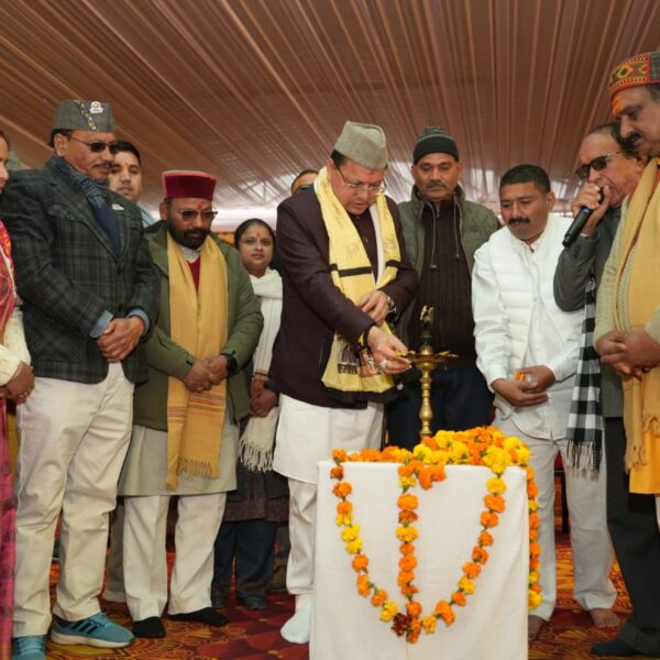 मुख्यमंत्री धामी ने सेमलडाला पीपलकोटी में 24वें बंड विकास औद्योगिक, पर्यटन, किसान एवं सांस्कृतिक मेले में प्रतिभाग किया