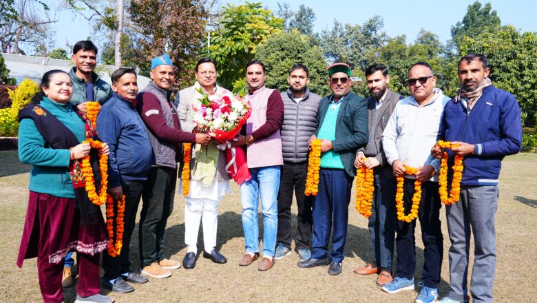 उपनल कर्मचारी संघ के पदाधिकारियों ने मुख्यमंत्री धामी से भेंट कर ‘समान कार्य–समान वेतन’ संबंधी कैबिनेट के ऐतिहासिक निर्णय के लिए आभार व्यक्त किया