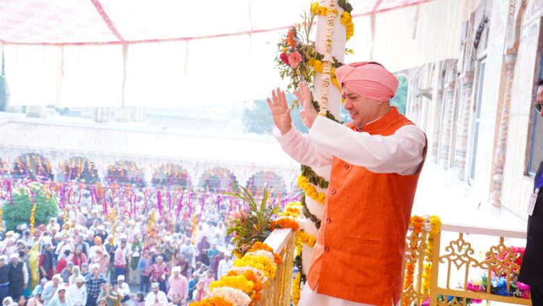 श्री दरबार साहिब में गुरु मंत्र पाकर धन्य धन्य हुई गुरु की प्यारी संगतें