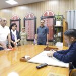 जिलाधिकारी सविन बंसल के निर्देश पर दिव्यांग बच्ची को मिलेगा सहारा