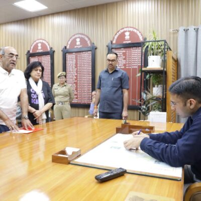 जिलाधिकारी सविन बंसल के निर्देश पर दिव्यांग बच्ची को मिलेगा सहारा