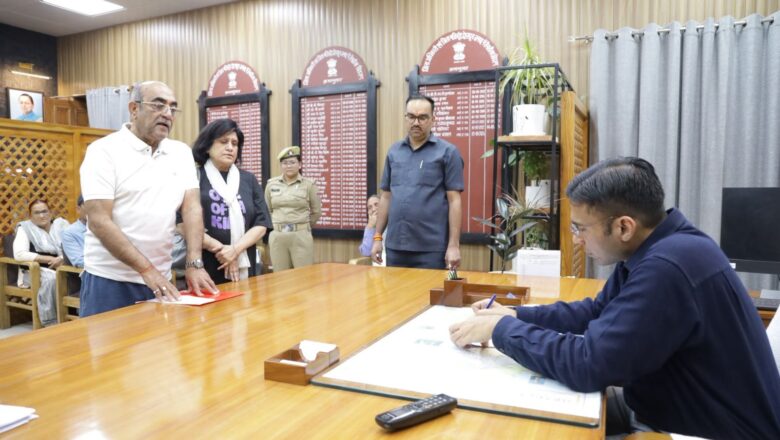 जिलाधिकारी सविन बंसल के निर्देश पर दिव्यांग बच्ची को मिलेगा सहारा