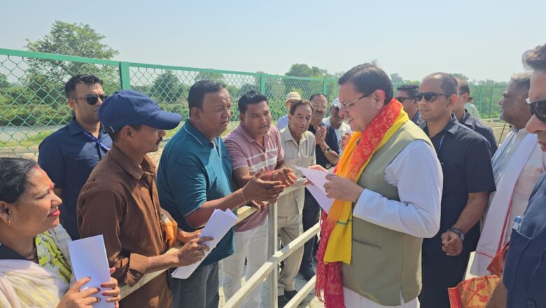 मुख्यमंत्री धामी ने किसानों को खाद उपलब्ध कराने के निर्देश भी दिए