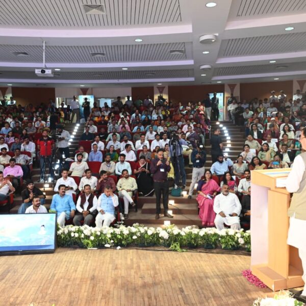 मुख्यमंत्री धामी ने कहा कि सामूहिक प्रयासों का परिणाम है कि राज्य की जीडीपी में 7.23 प्रतिशत की वृद्धि दर्ज की गई है तथा प्रति व्यक्ति आय में 4.1 प्रतिशत की बढ़ोतरी हुई है
