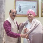 श्री दरबार साहिब पहुंचे स्वास्थ्य मंत्री सुबोध उनियाल, श्रीमहंत देवेन्द्र दास जी महाराज जी से की भेंट