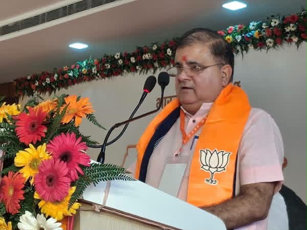 7 हजार बीघा जमीन का दावा पूरी तरह गलत, कांग्रेस पहले अपने कार्यकाल का आईटी पार्क और सिडकुल का रिकॉर्ड देखे: भट्ट