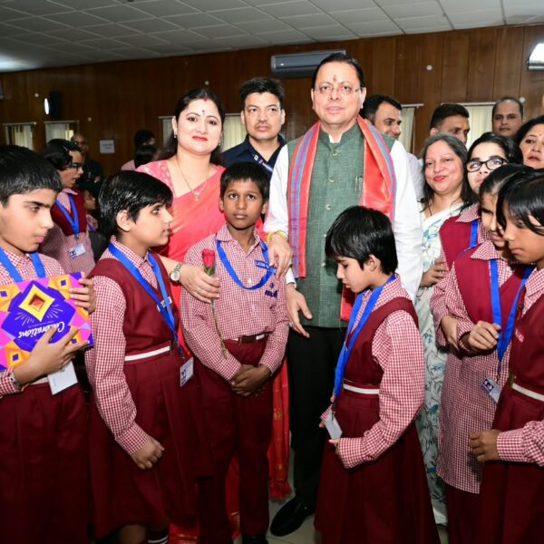 बच्चों का स्नेह बना मुख्यमंत्री धामी के जन्मदिन का सबसे खूबसूरत उपहार, दृष्टि दिव्यांग विद्यार्थियों संग साझा की खुशियां