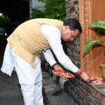 मुख्यमंत्री धामी ने मुख्यमंत्री आवास में प्रधानमंत्री नरेंद्र मोदी के दीर्घायु एवं स्वस्थ जीवन की कामना के साथ प्रज्वलित किया दीप 