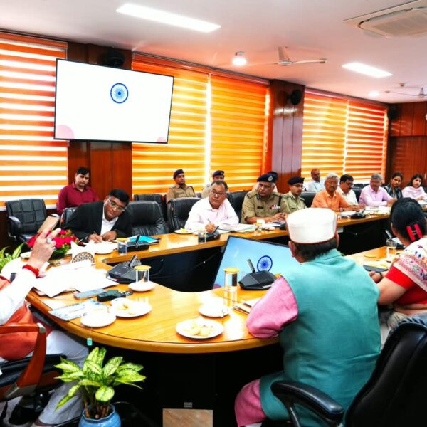 पुराने मामलों के शीघ्र निस्तारण पर सीएम धामी का जोर, पुलिस-अभियोजन के बेहतर समन्वय और विशेष लोक अभियोजकों की उपलब्धता के दिए निर्देश