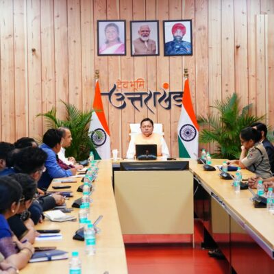 सड़कों को गड्ढामुक्त बनाने में लापरवाही पर होगी जवाबदेही, मुख्यमंत्री धामी बोले—जल्द करूंगा सड़क मार्ग से प्रदेश का दौरा