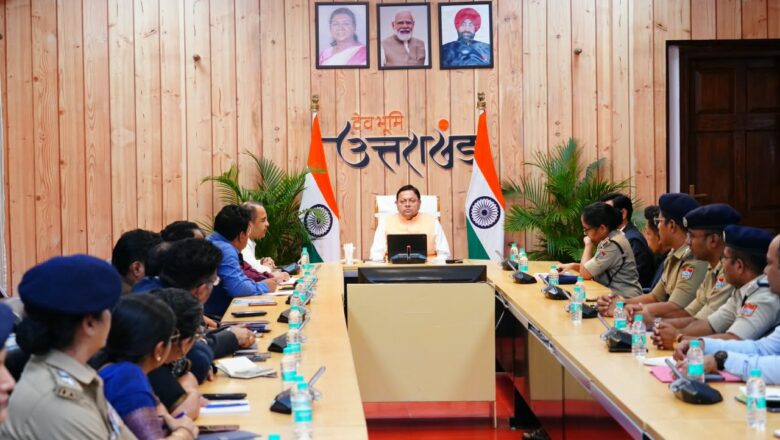 सड़कों को गड्ढामुक्त बनाने में लापरवाही पर होगी जवाबदेही, मुख्यमंत्री धामी बोले—जल्द करूंगा सड़क मार्ग से प्रदेश का दौरा